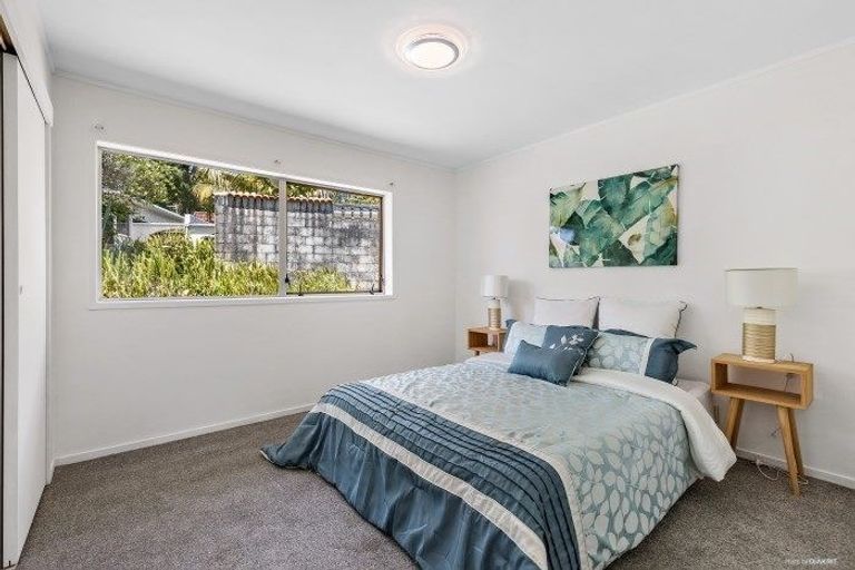 Photo of property in 2/12 Hollyhock Place, Browns Bay, Auckland, 0630