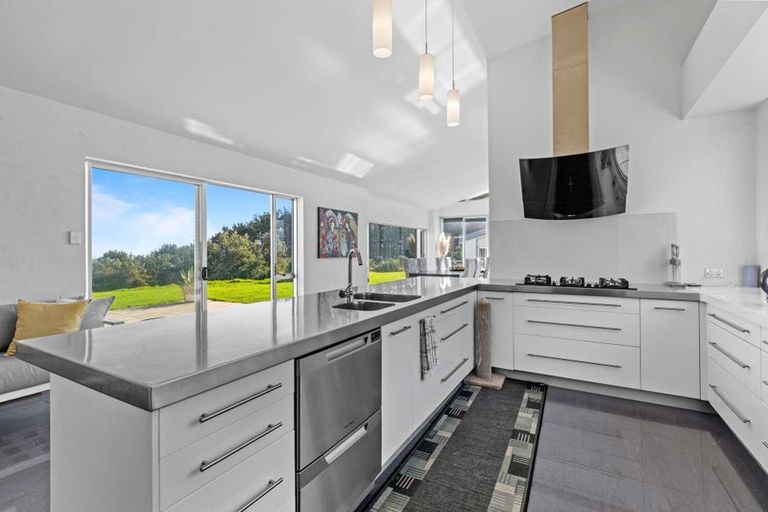 Photo of property in 73 Robertson Road, Otaua, Waiuku, 2682