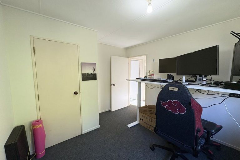 Photo of property in 28 Hookway Grove, Paraparaumu, 5032