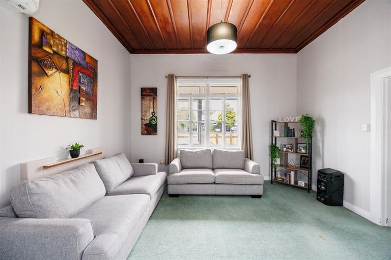 Photo of property in 10 Rira Street, Marton, 4710