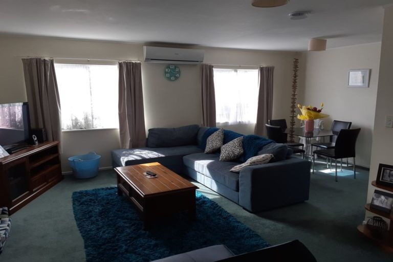 Photo of property in 1/20 Starforth Place, Henderson, Auckland, 0612