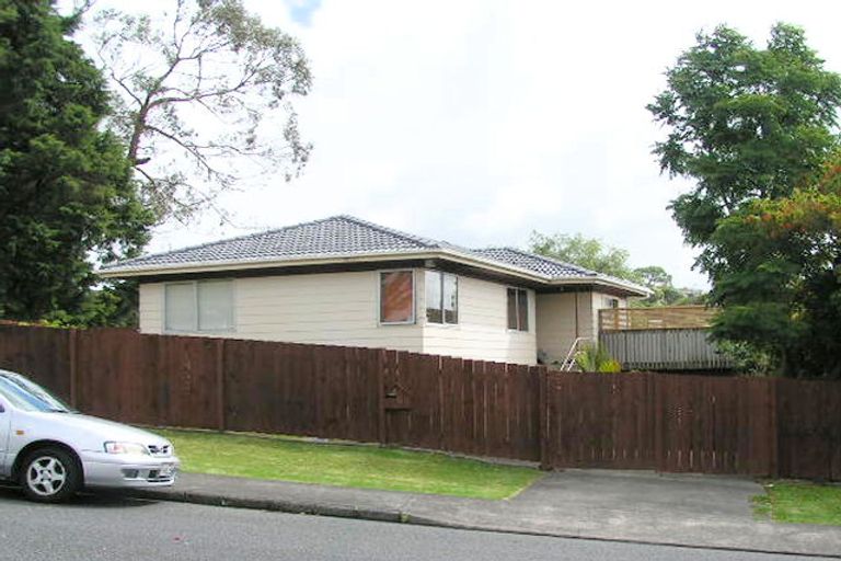 Photo of property in 20 Gallony Avenue, Massey, Auckland, 0614