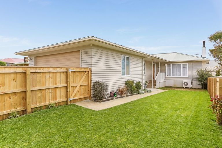 Photo of property in 9 Lawrie Avenue, Pukekohe, 2120