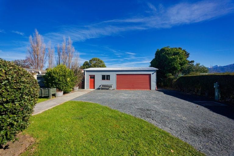 Photo of property in 127 Beach Road, Kaikoura, 7300