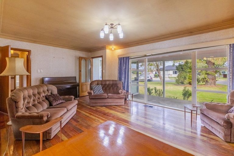 Photo of property in 6 Gebbie Road, Taradale, Napier, 4112