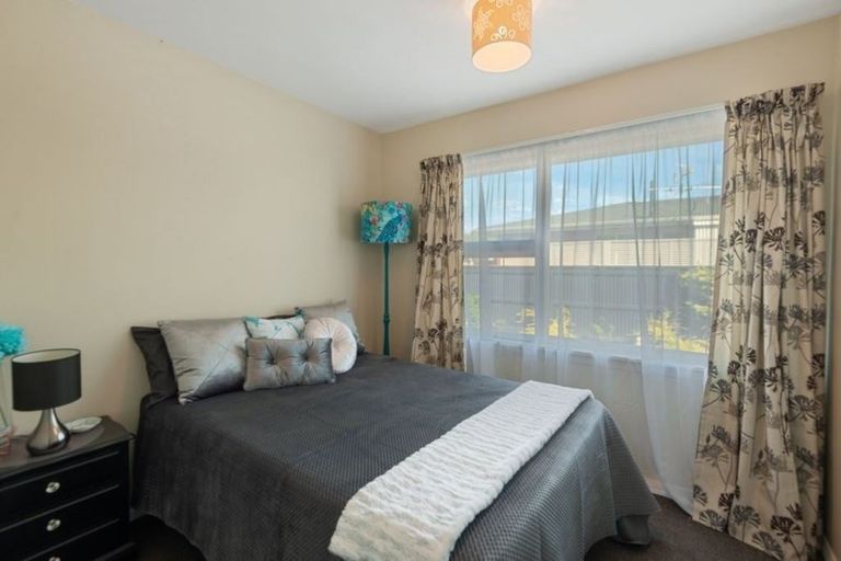 Photo of property in 16 Royleen Street, Casebrook, Christchurch, 8051