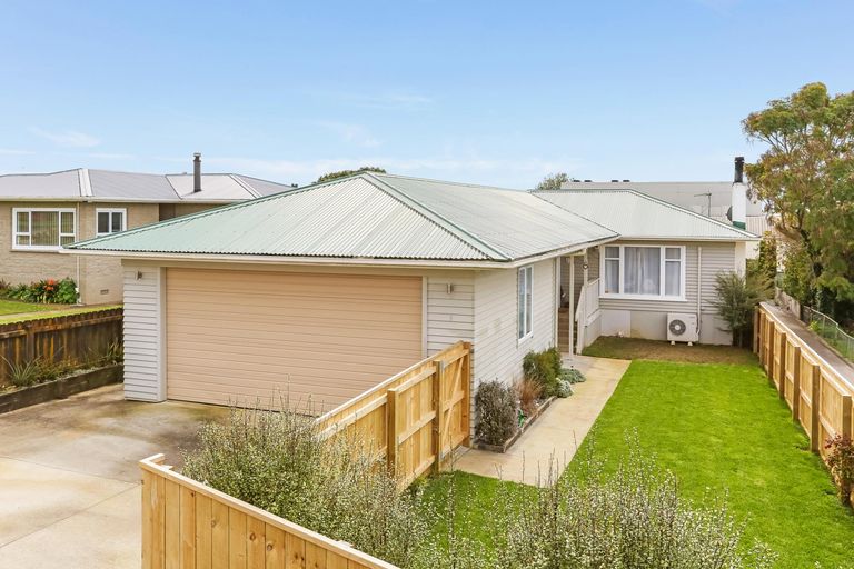 Photo of property in 9 Lawrie Avenue, Pukekohe, 2120