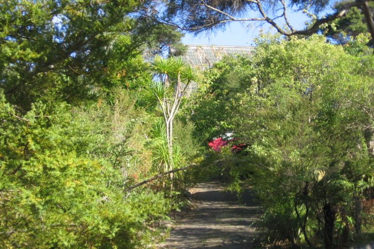 Photo of property in 25 Trelawny Place, Hillcrest, Auckland, 0627
