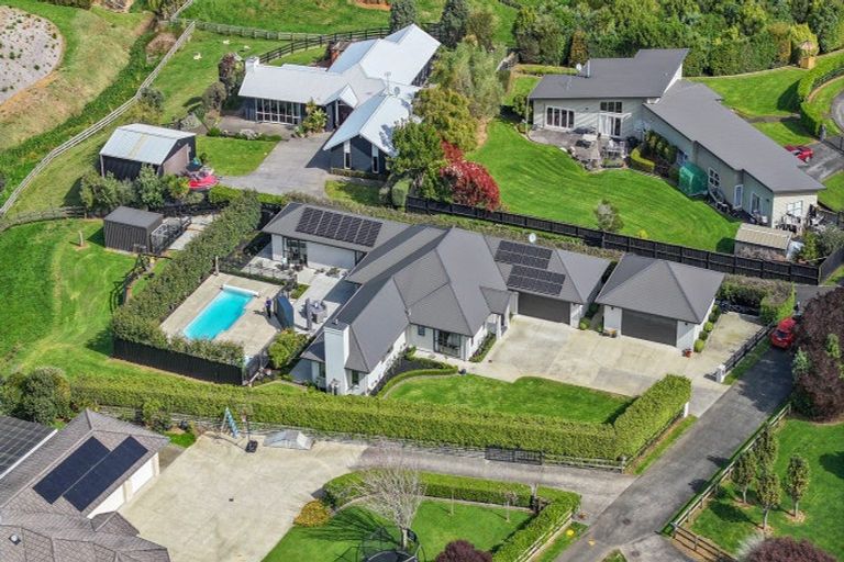 Photo of property in 12 Calderwood Close, Waiuku, 2123