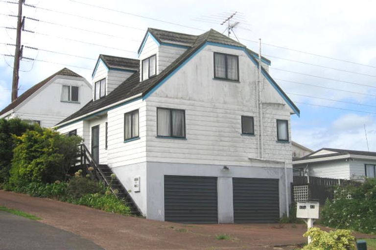 Photo of property in 1/13 Remus Place, Totara Vale, Auckland, 0629