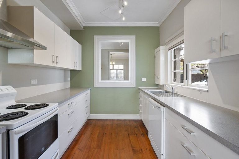 Photo of property in 52 Matamau Street, Palmerston North, 4414
