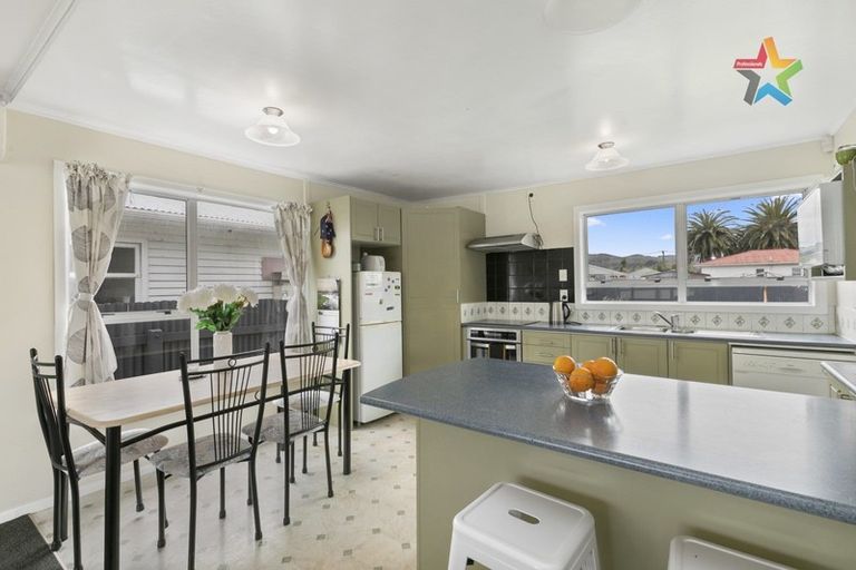 Photo of property in 10 Hunt Street, Wainuiomata, Lower Hutt, 5014