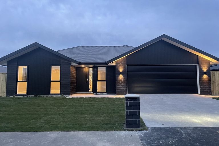 Photo of property in 4 Manggis Street, Northwood, Christchurch, 8051