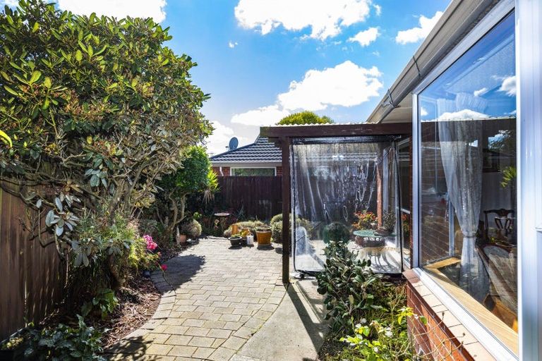Photo of property in 5 Westgrove Avenue, Avonhead, Christchurch, 8042