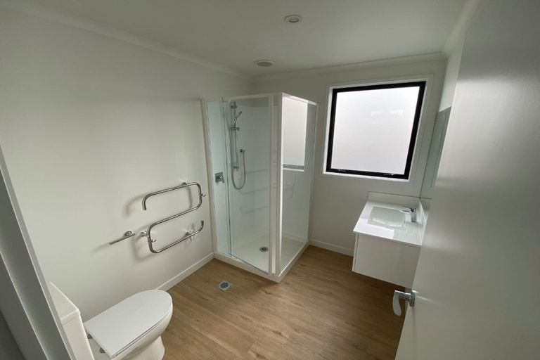 Photo of property in 5/5 Peachgrove Road, Te Atatu Peninsula, Auckland, 0610