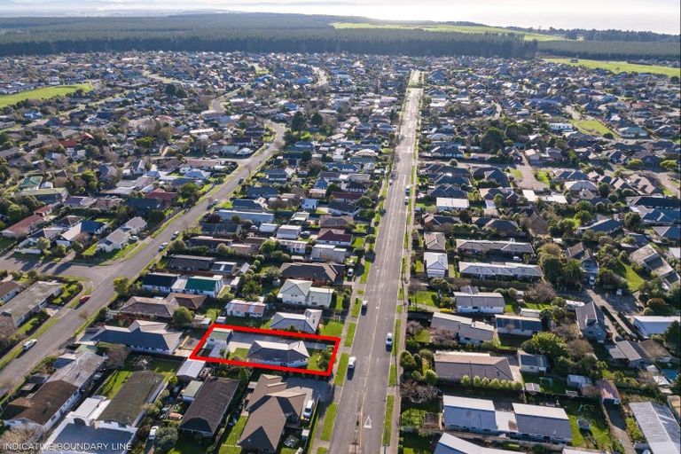 Photo of property in 40 Inwoods Road, Parklands, Christchurch, 8083