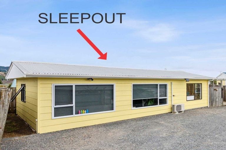 Photo of property in 108 Martin Road, Paraparaumu Beach, Paraparaumu, 5032