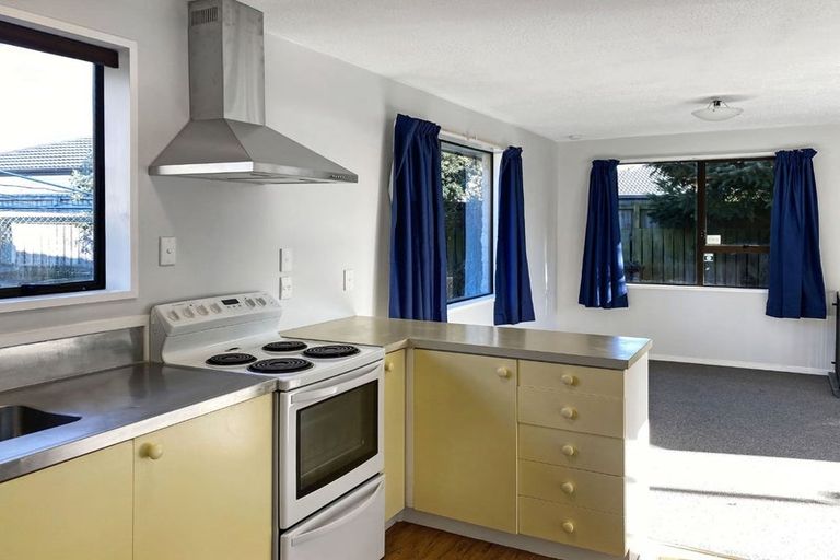 Photo of property in 1/9 Arcon Drive, Broomfield, Christchurch, 8042