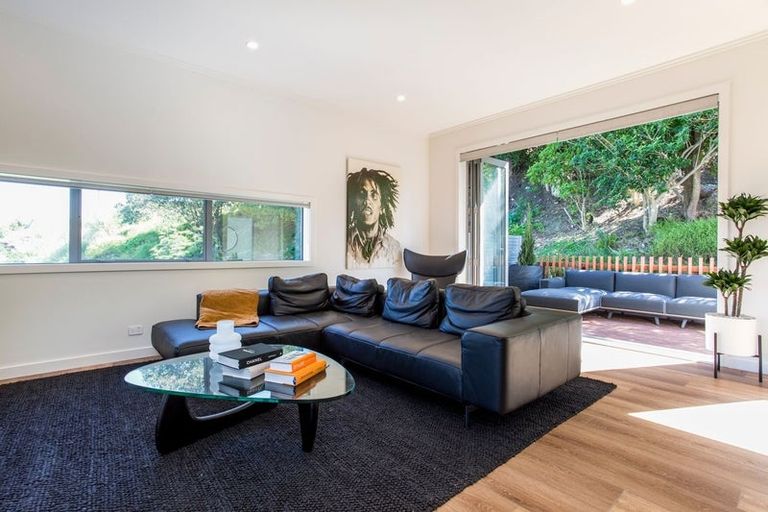 Photo of property in 8b Huka Road, Birkenhead, Auckland, 0626