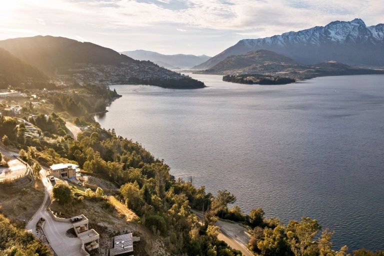 Photo of property in 9 Crystal Lane, Fernhill, Queenstown, 9300