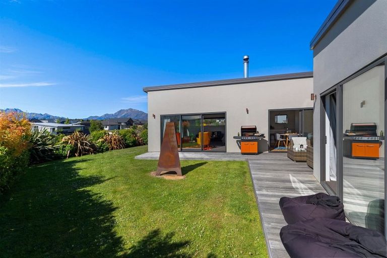 Photo of property in 18 Centre Crescent, Wanaka, 9305