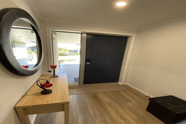 Photo of property in 6 Ken Douglas Drive, Aotea, Porirua, 5024