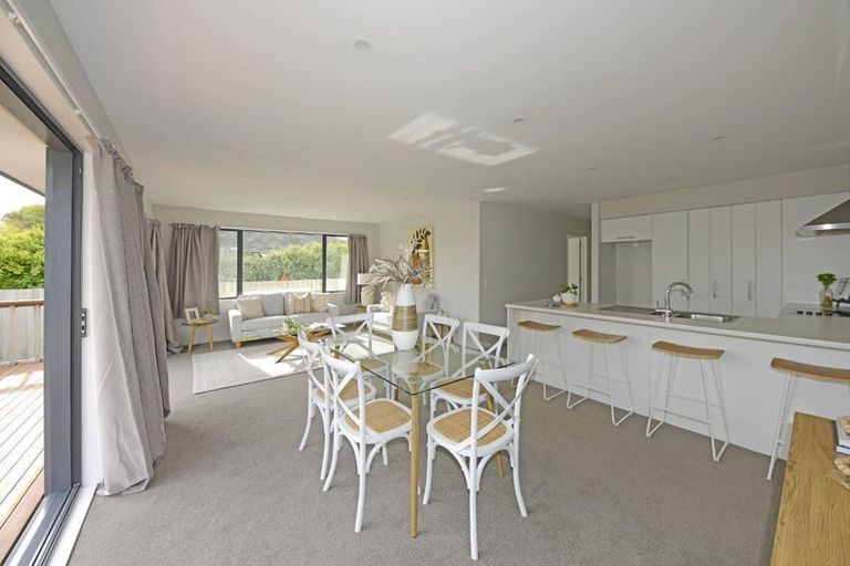 Photo of property in 27 Hargood Street, Woolston, Christchurch, 8062