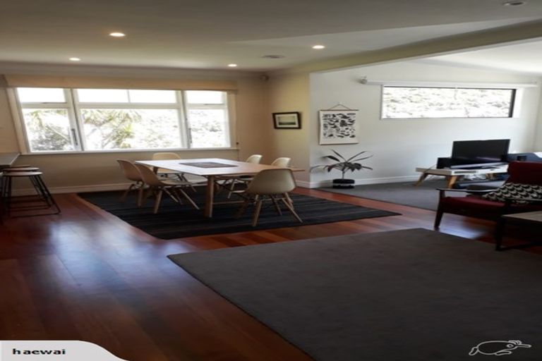 Photo of property in 73 Hungerford Road, Houghton Bay, Wellington, 6023