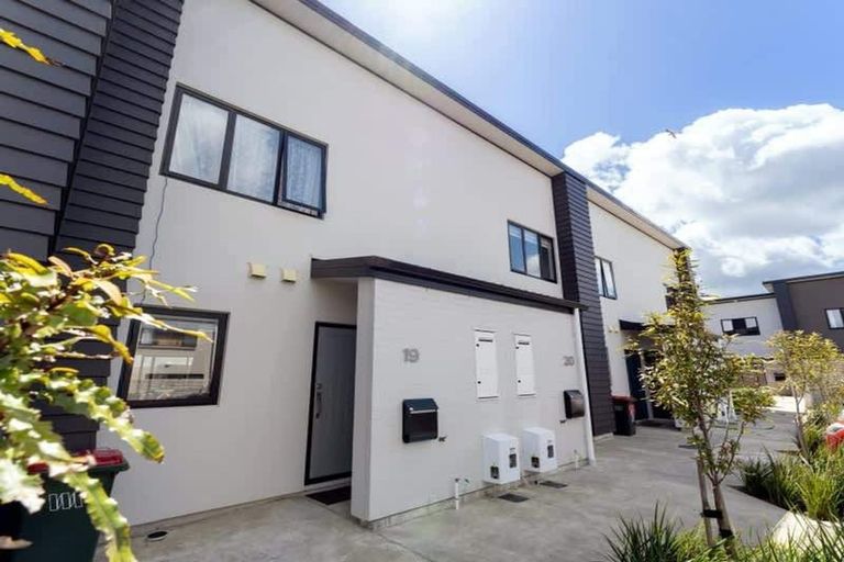 Photo of property in 19/9u Surrey Street, Tawa, Wellington, 5028
