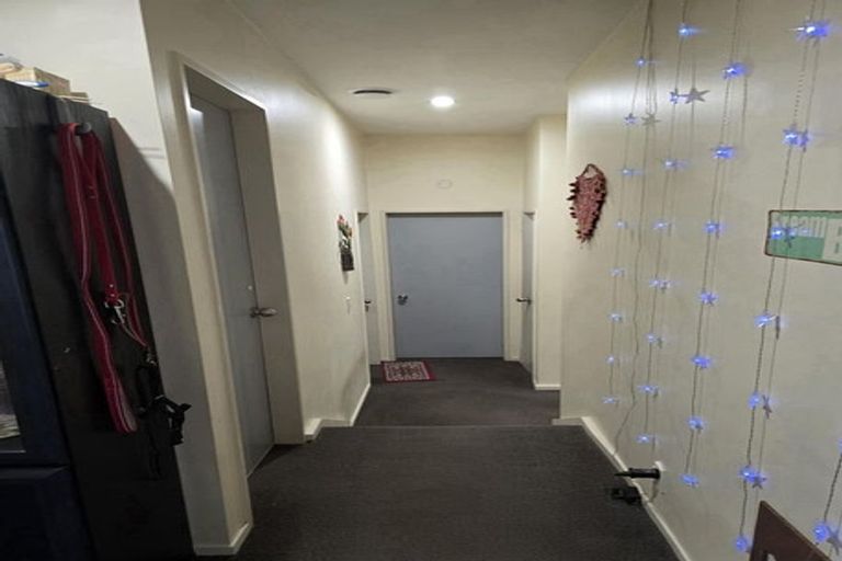 Photo of property in 6 Ronald Woolf Place, Churton Park, Wellington, 6037