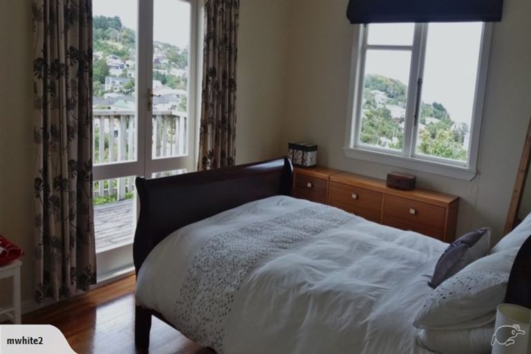 Photo of property in 137 Ruskin Road, Newlands, Wellington, 6037