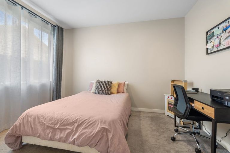 Photo of property in 18 Kahika Grove, Huapai, Kumeu, 0810