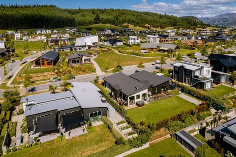Photo of property in 25 Infinity Drive, Wanaka, 9305