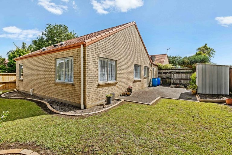 Photo of property in 1 Dunbarton Drive, Ranui, Auckland, 0612