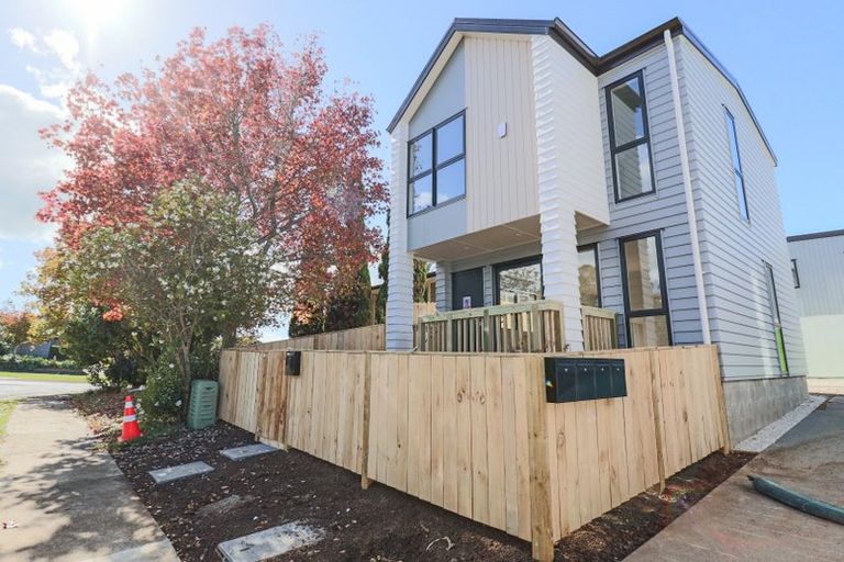 Photo of property in 4b Blue Gum Rise, Sunnyhills, Auckland, 2010