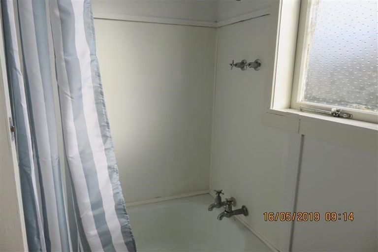 Photo of property in 16 Ascot Avenue, Henderson, Auckland, 0610