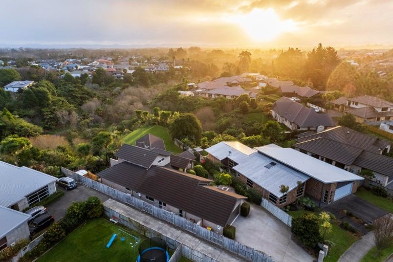 Photo of property in 142 Saint James Drive, Huntington, Hamilton, 3210