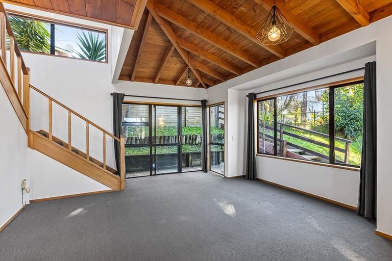 Photo of property in 1/86 Waimumu Road, Massey, Auckland, 0614