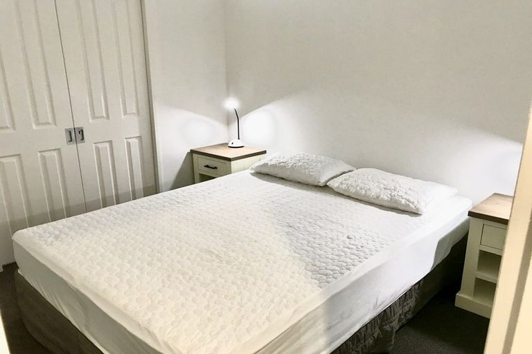 Photo of property in Atrium Towers, 6e/154 The Terrace, Wellington Central, Wellington, 6011