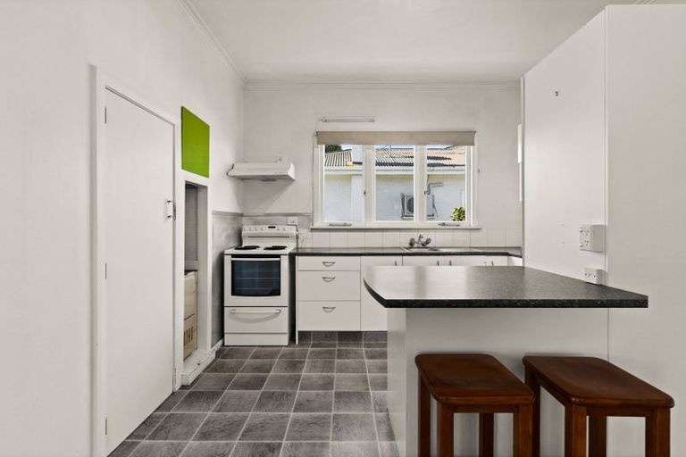Photo of property in 210 Mcleod Street, Camberley, Hastings, 4120