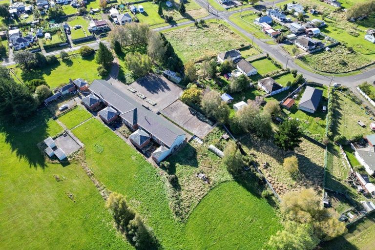 Photo of property in 63 Hastings Street, Ohai, 9635