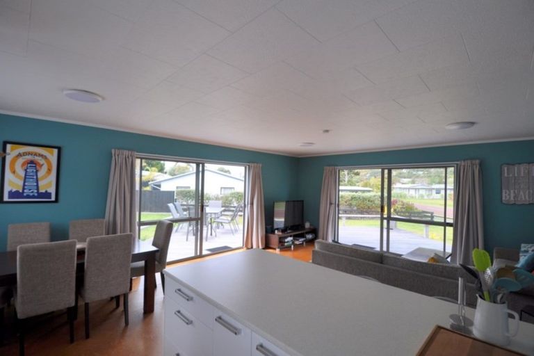 Photo of property in 3 Pauanui Beach Road, Pauanui, Hikuai, 3579