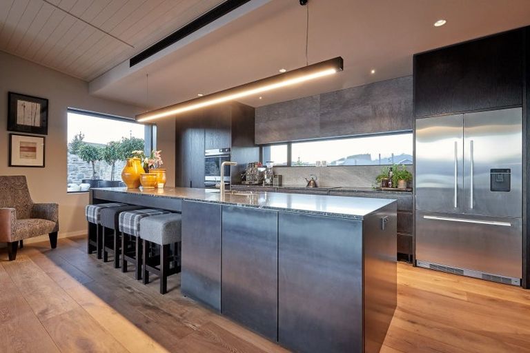 Photo of property in 12 Minaret Ridge, Wanaka, 9305