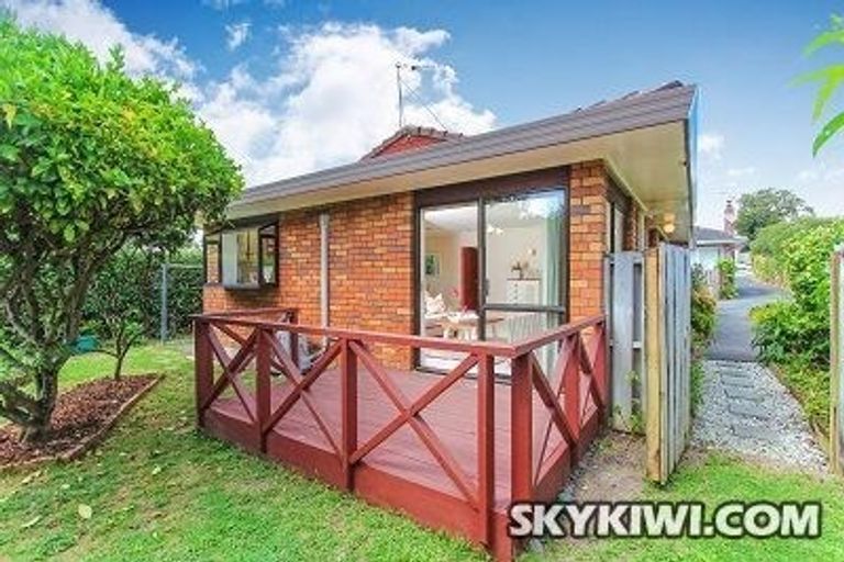 Photo of property in 1/47 Miro Street, New Lynn, Auckland, 0600