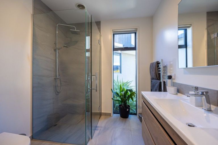 Photo of property in 2 Maryburn Lane, Wanaka, 9305