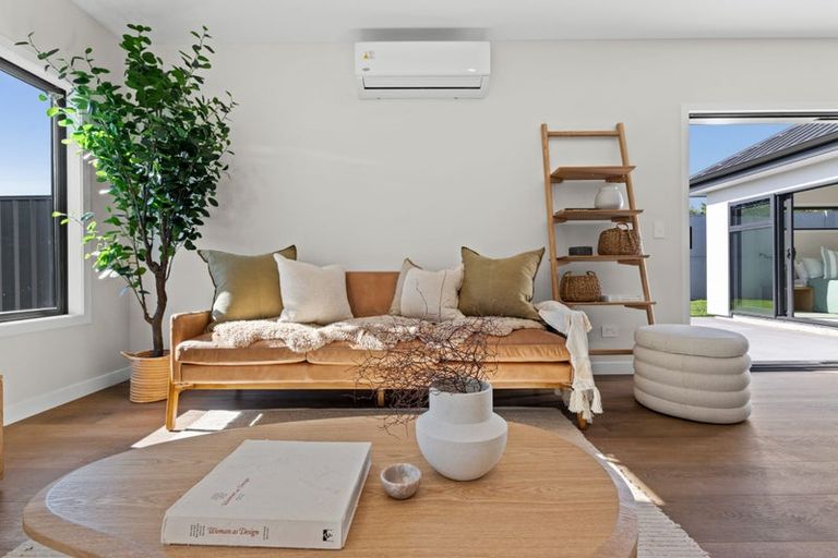 Photo of property in 15 Cassin Place, Taradale, Napier, 4112