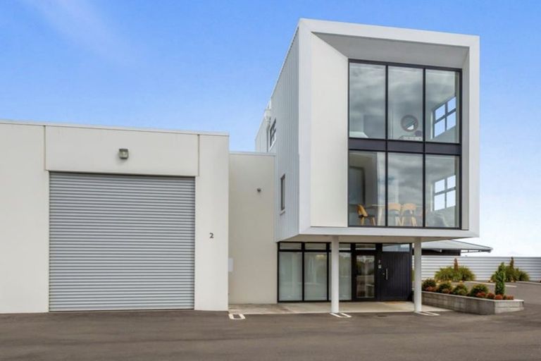 Photo of property in 2/86 Hurlstone Drive, Waiwhakaiho, New Plymouth, 4312