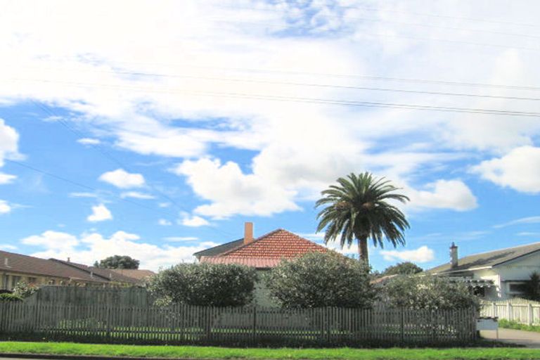 Photo of property in 2/100 Carruth Road, Papatoetoe, Auckland, 2025