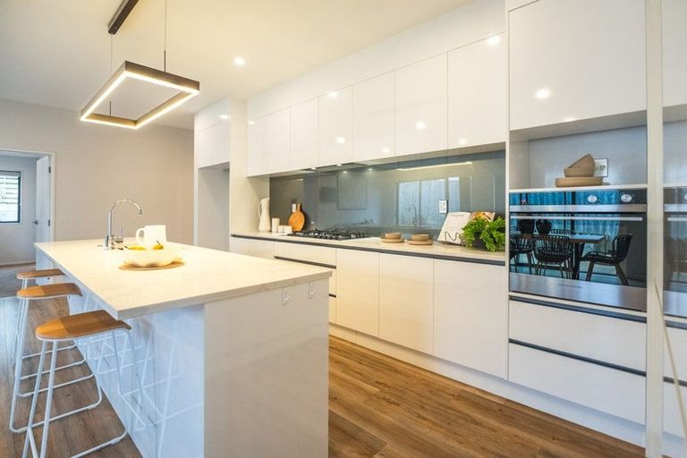 Photo of property in 23 Reserva Crescent, Kumeu, 0810