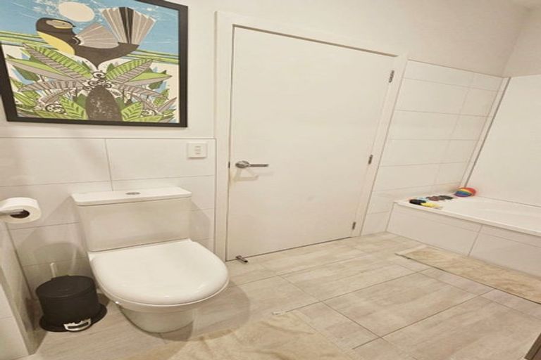 Photo of property in 4 Ceramic Lane, New Lynn, Auckland, 0600